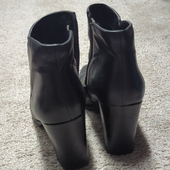 Sleek Black Ankle Booties with Chunky Heel - Picture 2 of 6